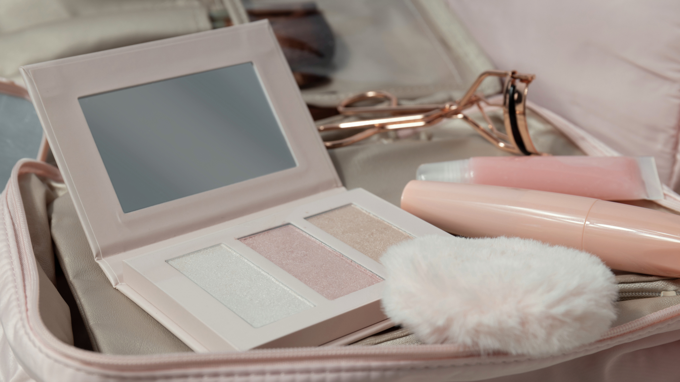 Novi beauty trend –  Proizvode više ne nosimo u torbi